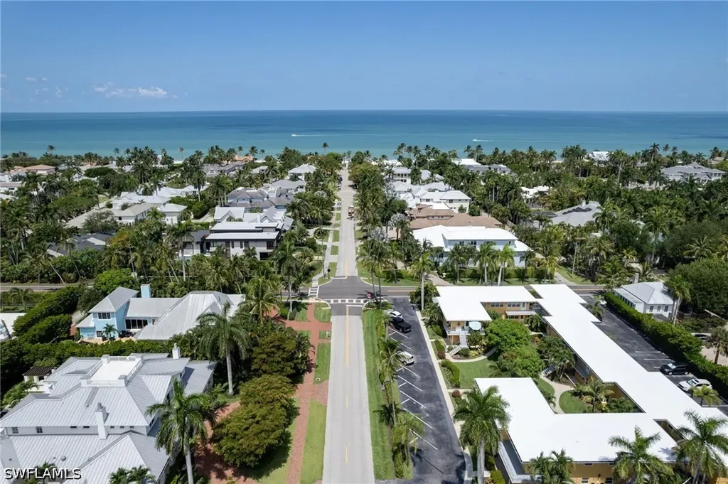 219 8th Avenue S Naples FL 34102