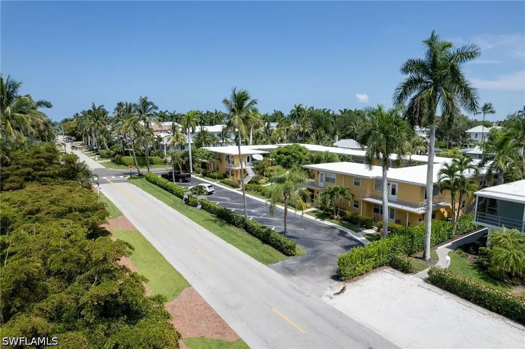219 8th Avenue S Naples FL 34102