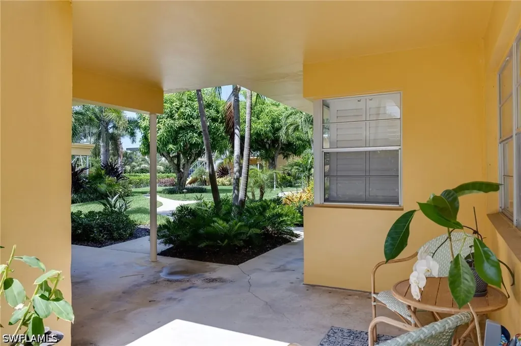 219 8th Avenue S Naples FL 34102