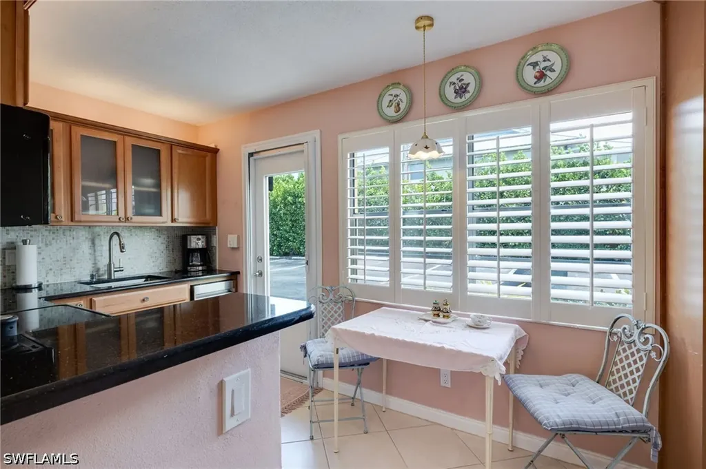 219 8th Avenue S Naples FL 34102
