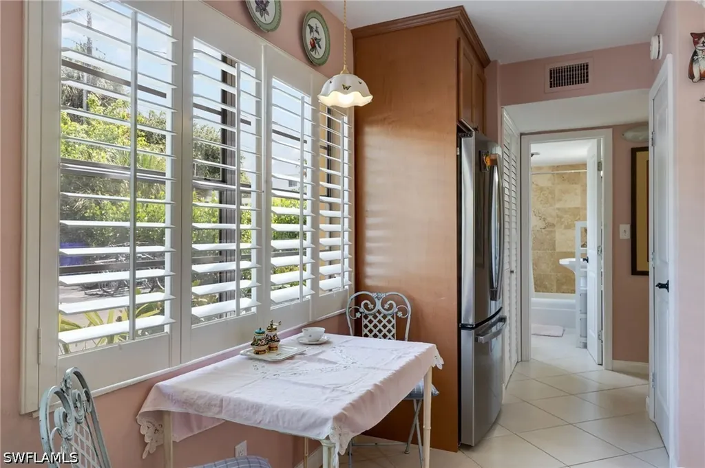 219 8th Avenue S Naples FL 34102