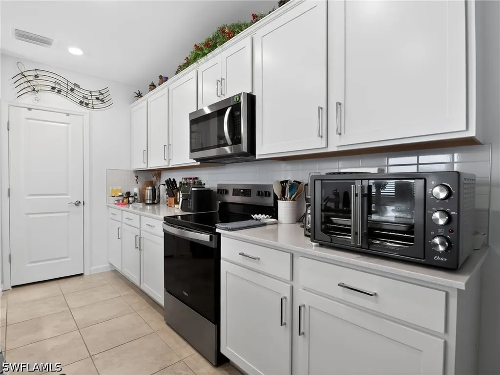 1672 Lake Jessup Circle Cape Coral FL 33909