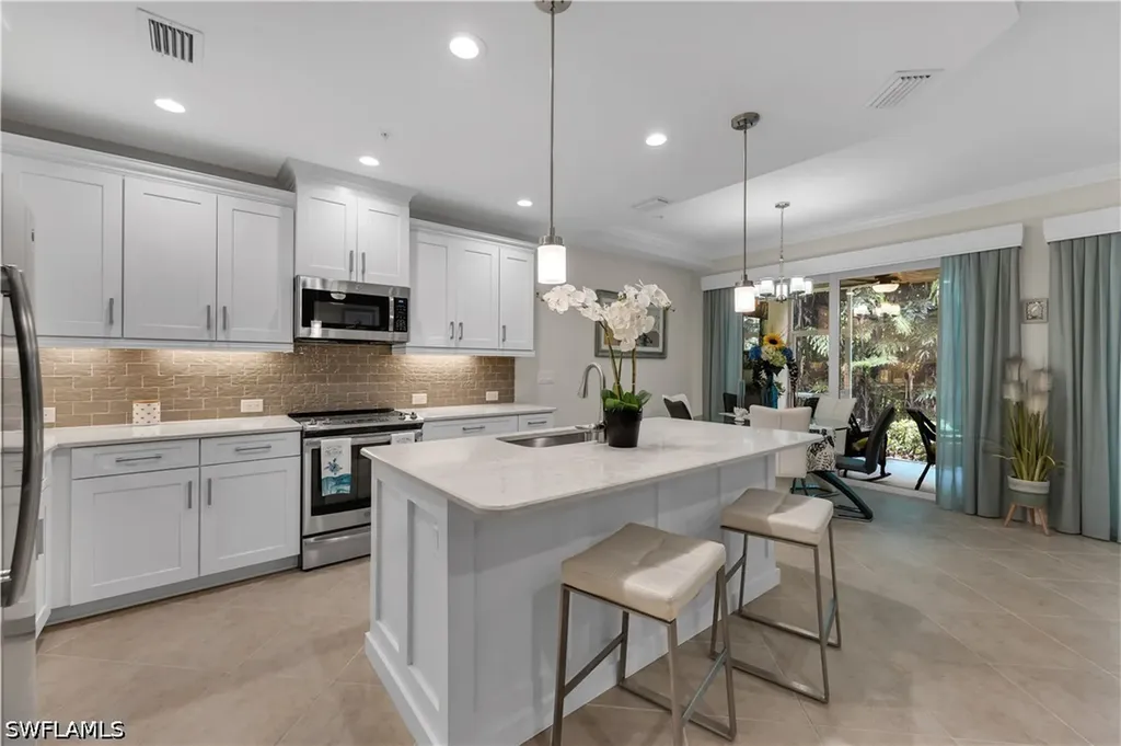 6959 Avalon Circle Naples FL 34112