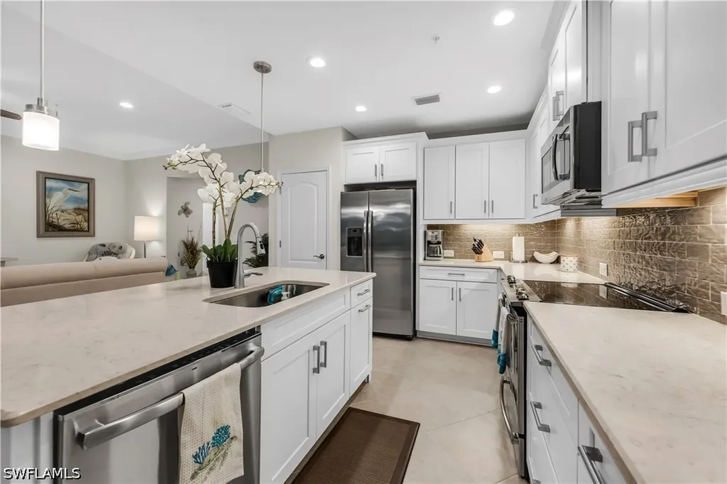6959 Avalon Circle Naples FL 34112