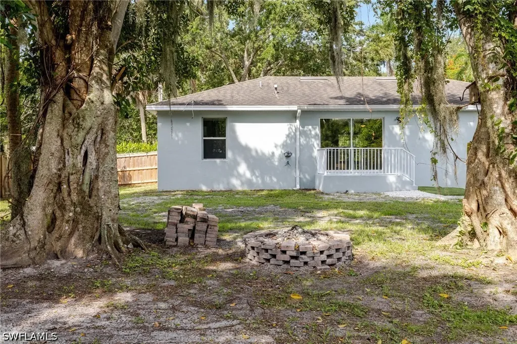 211 Palmacea Road Fort Myers FL 33905