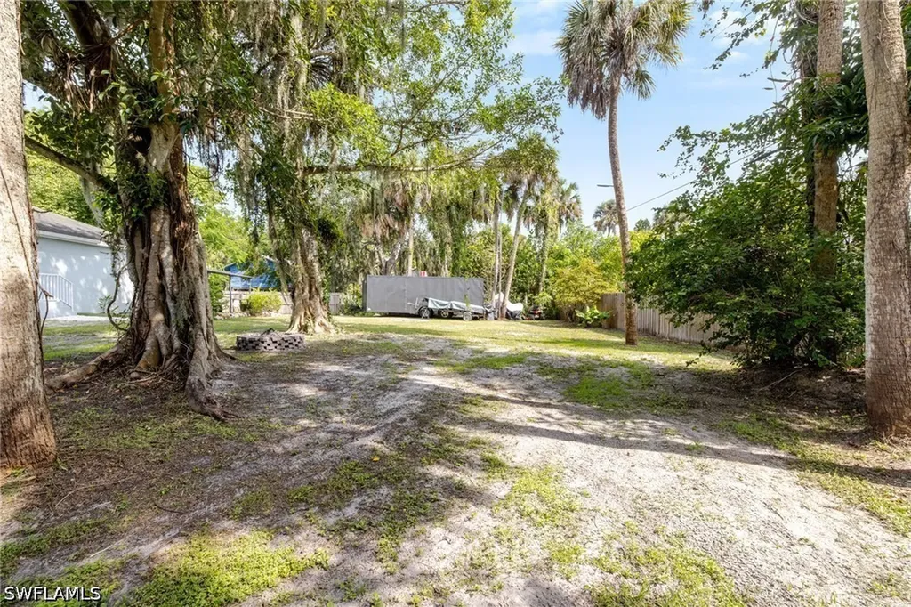 211 Palmacea Road Fort Myers FL 33905