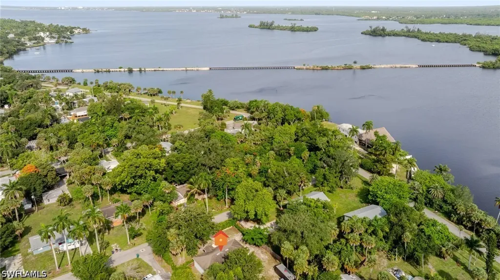 211 Palmacea Road Fort Myers FL 33905