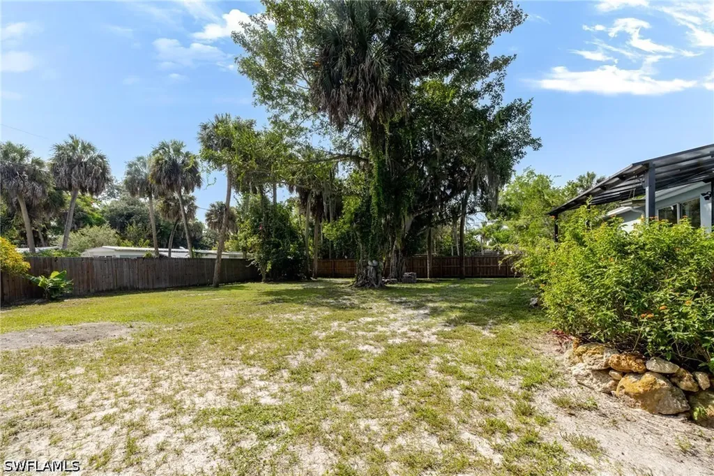 211 Palmacea Road Fort Myers FL 33905