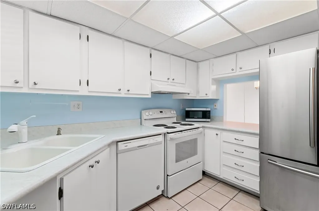 13 High Point Circle N Naples FL 34103