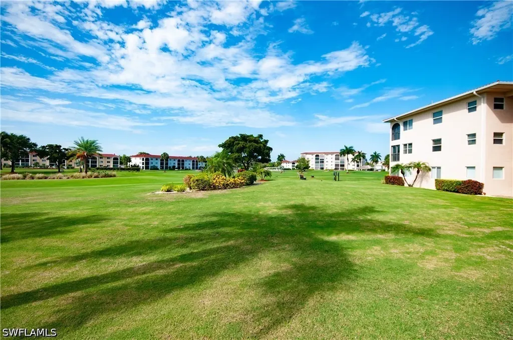 13 High Point Circle N Naples FL 34103