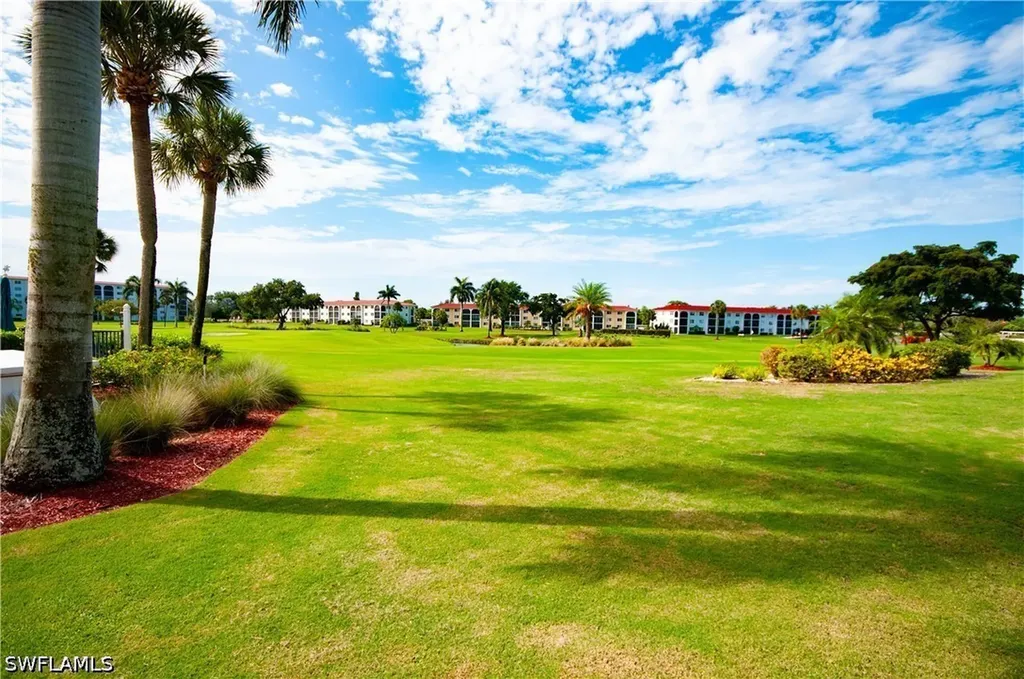 13 High Point Circle N Naples FL 34103