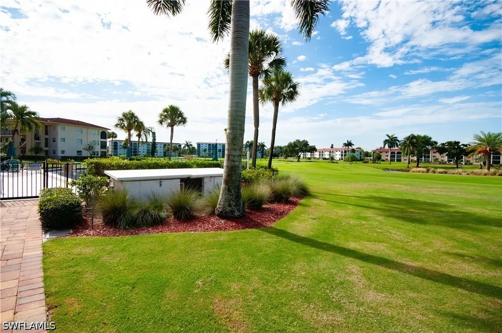 13 High Point Circle N Naples FL 34103