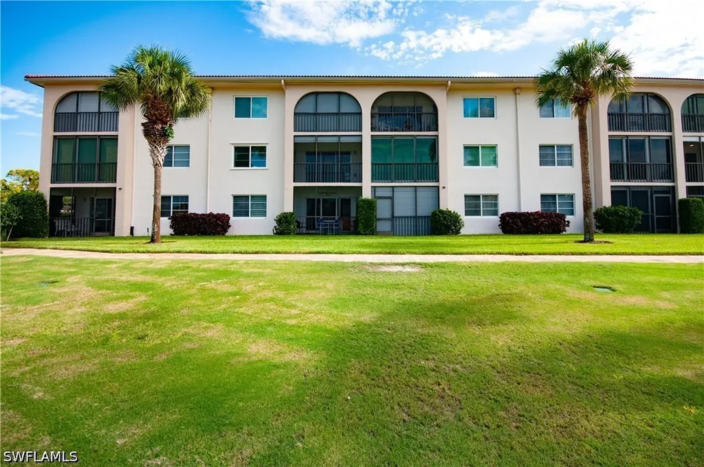 13 High Point Circle N Naples FL 34103