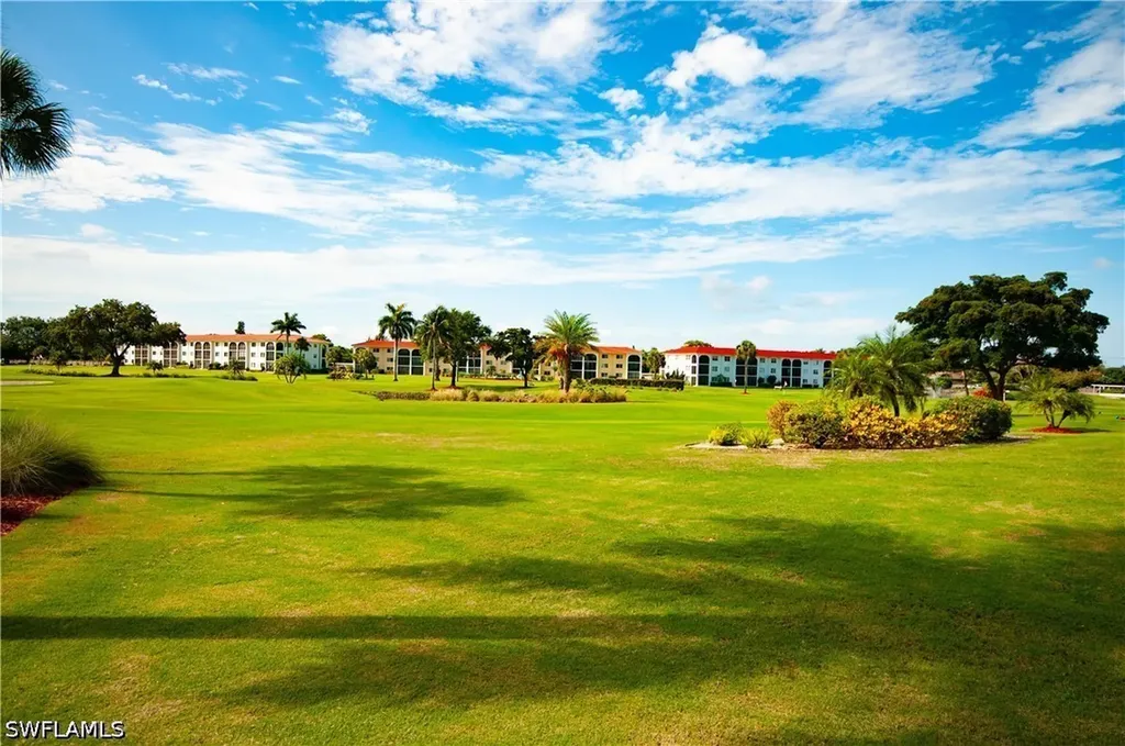 13 High Point Circle N Naples FL 34103