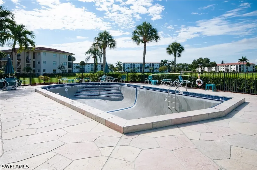 13 High Point Circle N Naples FL 34103