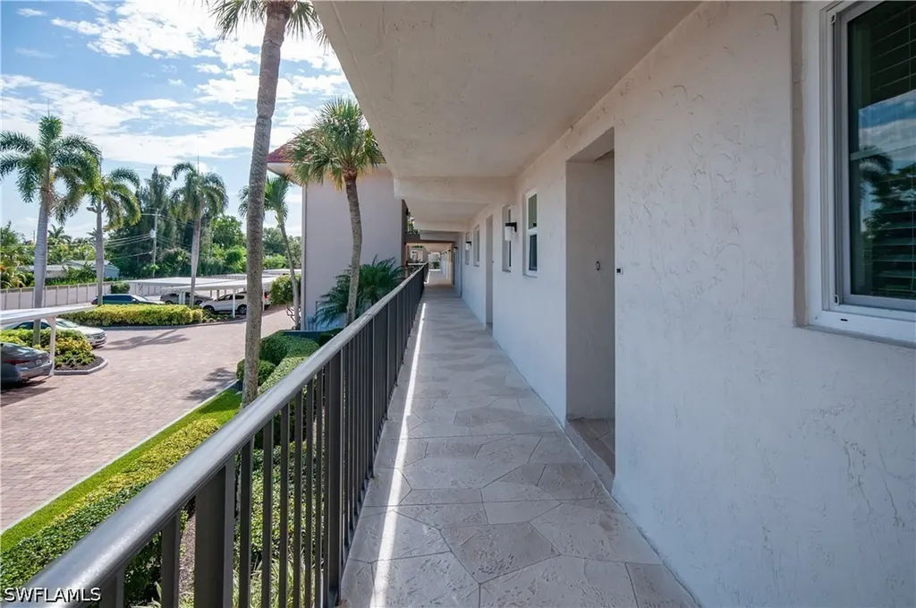 13 High Point Circle N Naples FL 34103