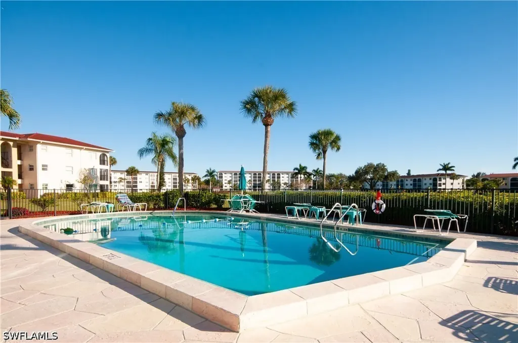 13 High Point Circle N Naples FL 34103