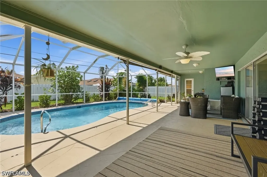 329 SE 16th Place Cape Coral FL 33990