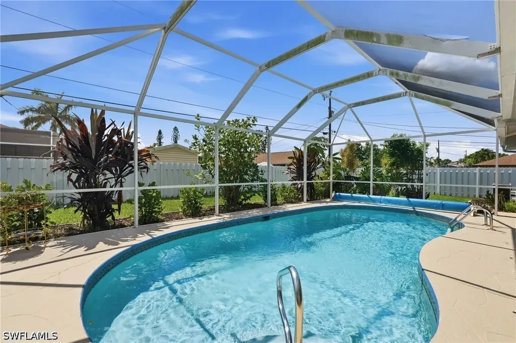 329 SE 16th Place Cape Coral FL 33990