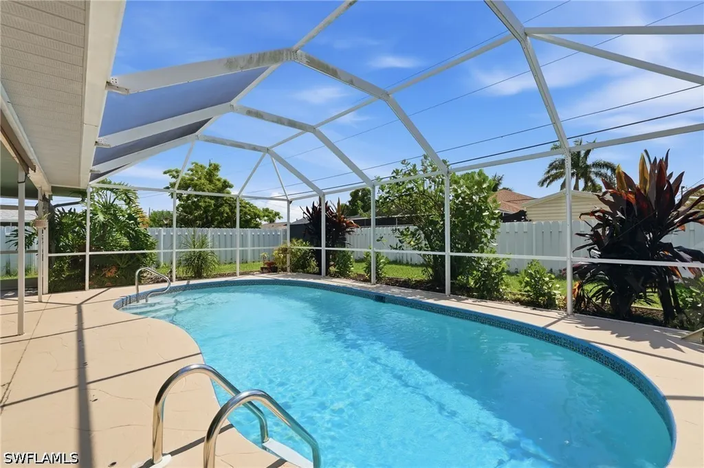 329 SE 16th Place Cape Coral FL 33990