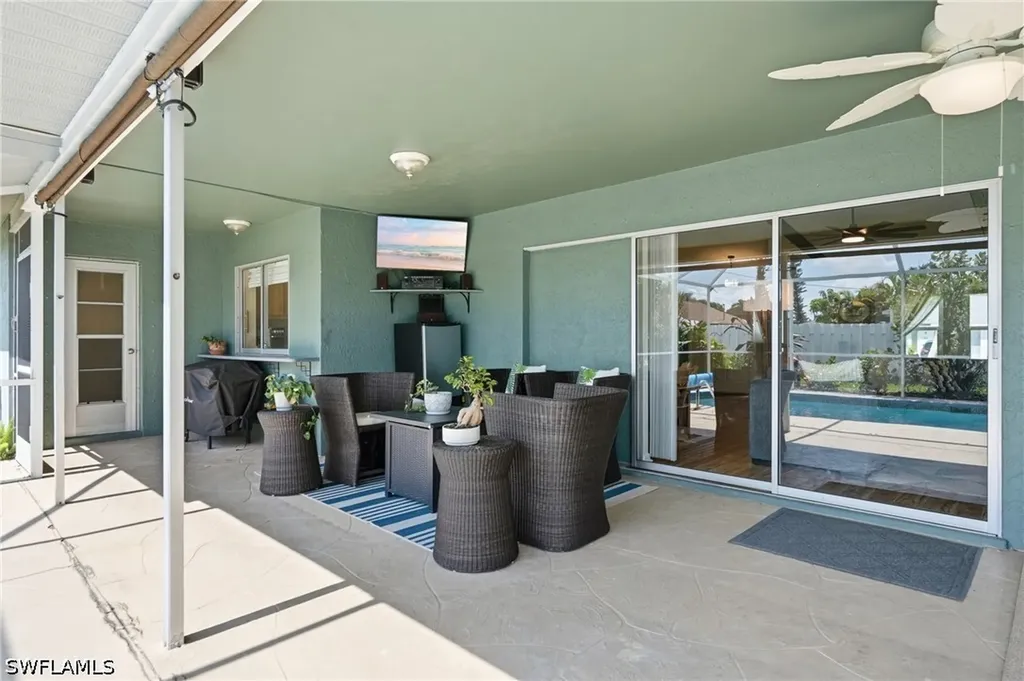 329 SE 16th Place Cape Coral FL 33990