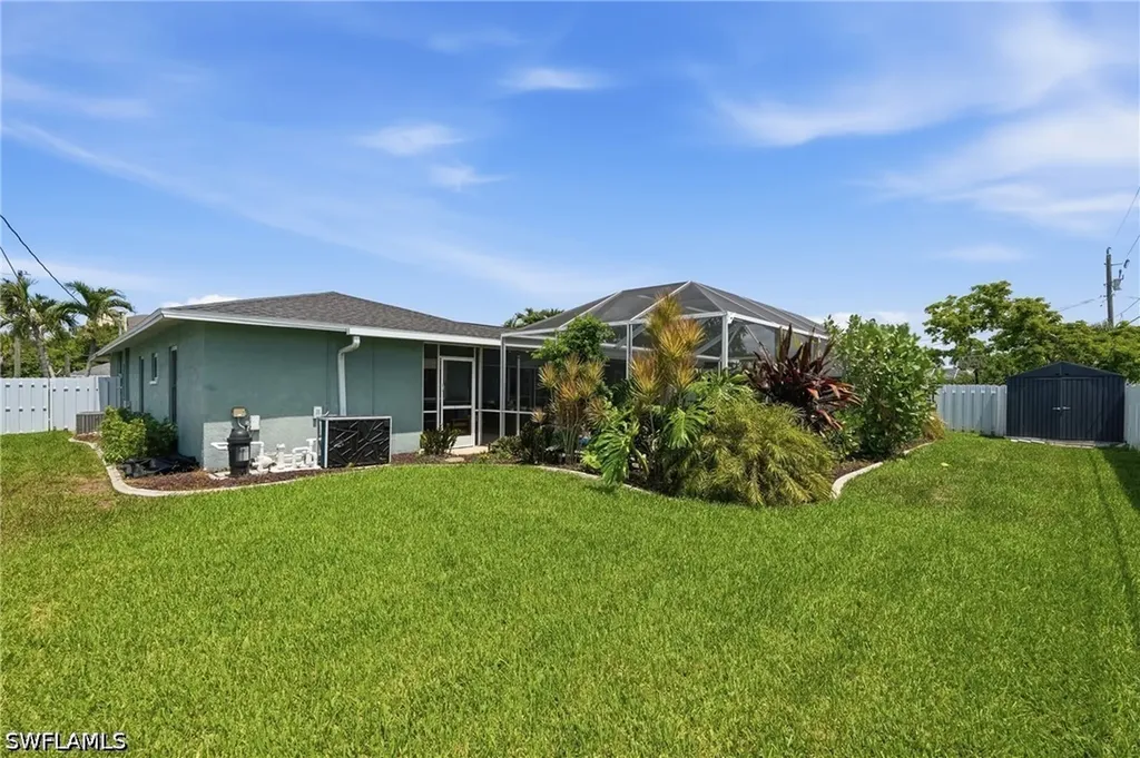329 SE 16th Place Cape Coral FL 33990