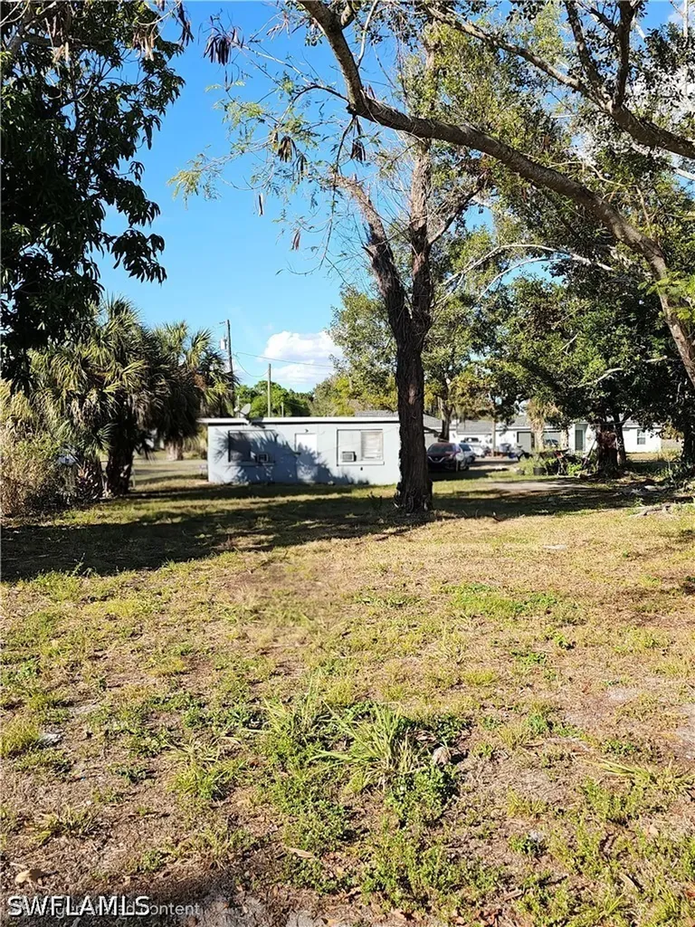 3966 Madison Avenue Fort Myers FL 33916