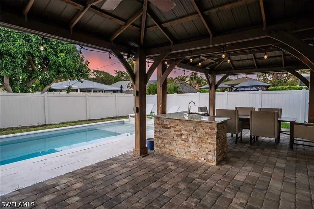 523 107th Avenue N Naples FL 34108