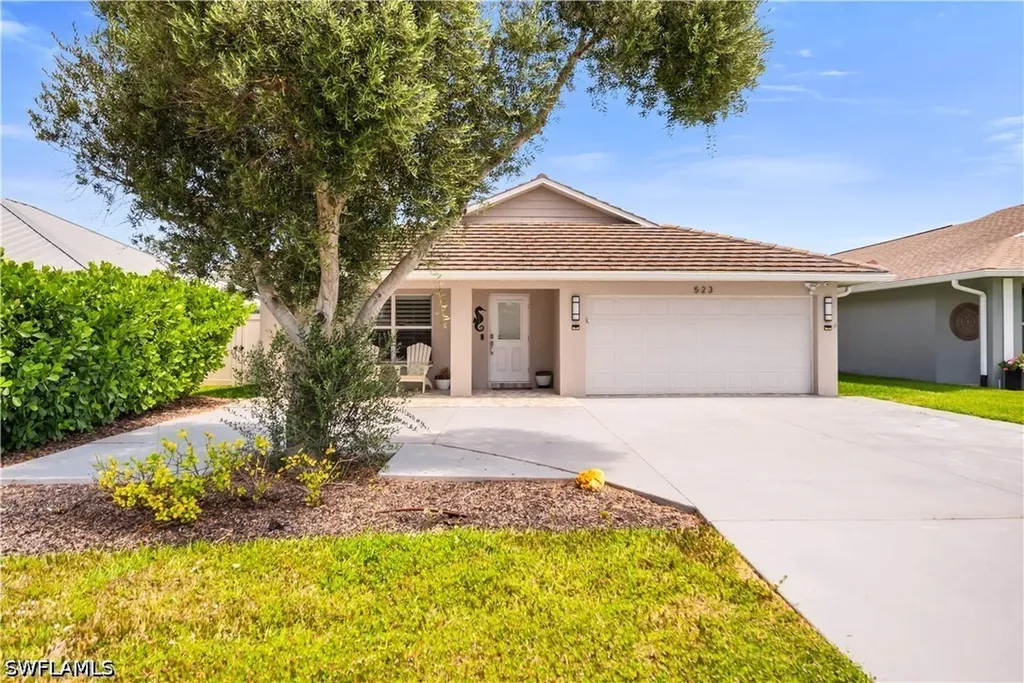 523 107th Avenue N Naples FL 34108