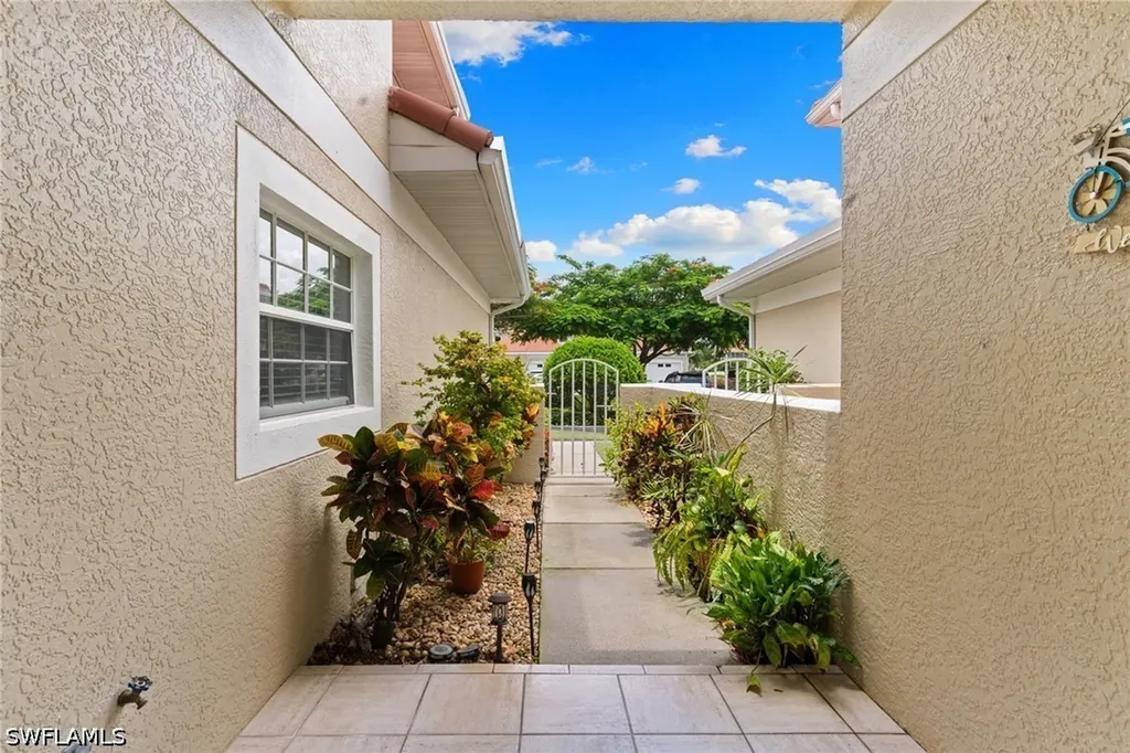 5140 Cobble Creek Court Naples FL 34110