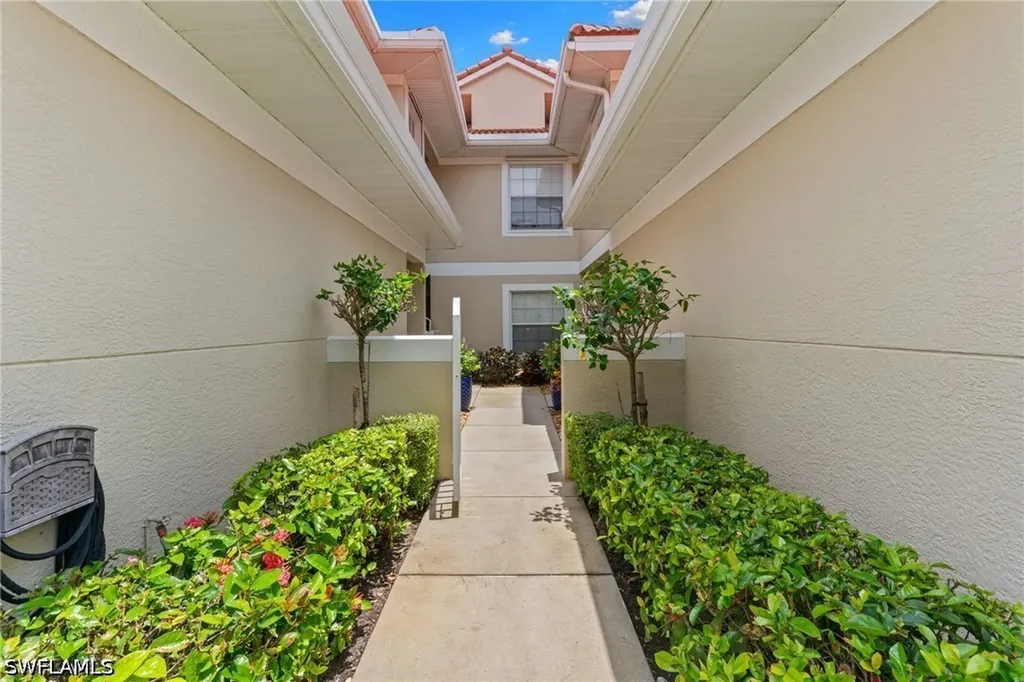 5140 Cobble Creek Court Naples FL 34110