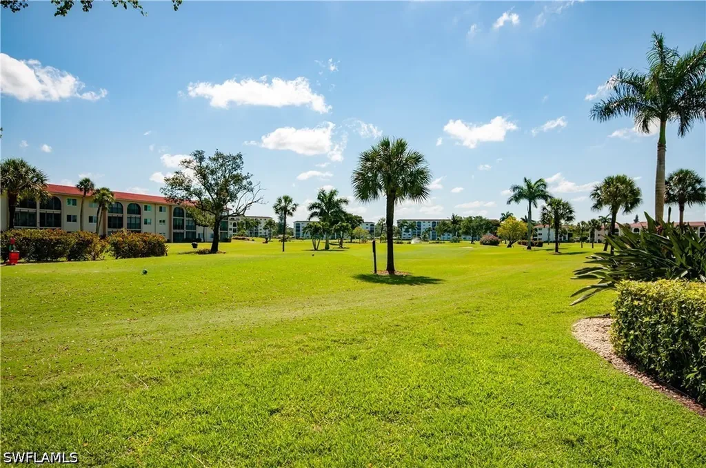5 High Point Circle W Naples FL 34103