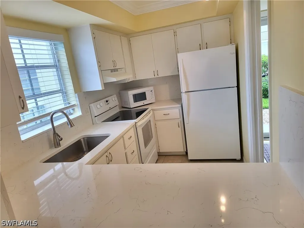 5 High Point Circle W Naples FL 34103