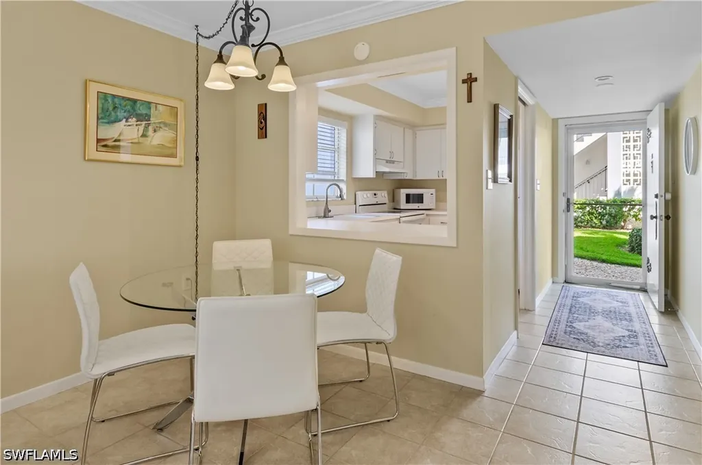5 High Point Circle W Naples FL 34103