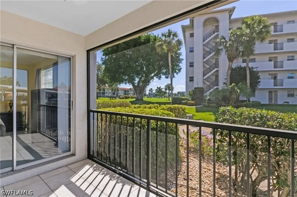 5 High Point Circle W Naples FL 34103