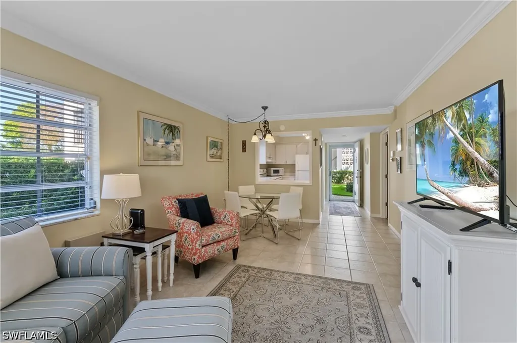 5 High Point Circle W Naples FL 34103