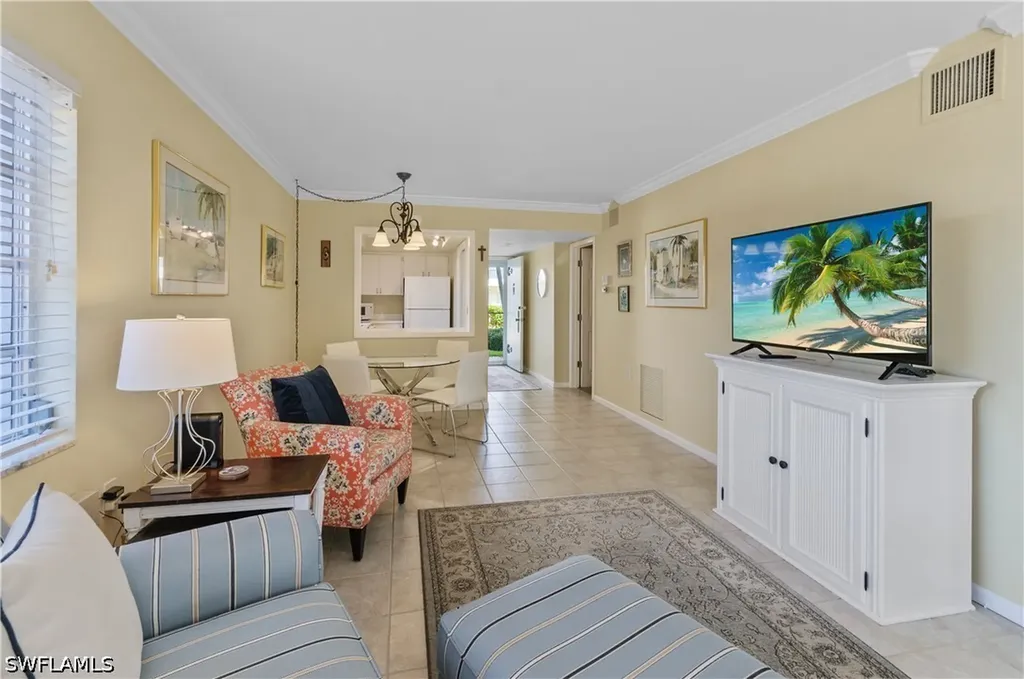 5 High Point Circle W Naples FL 34103