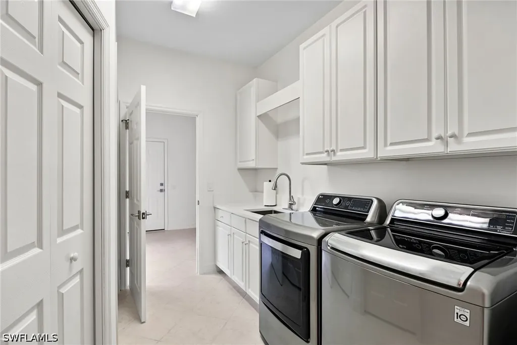 1624 Manchester Court Naples FL 34109