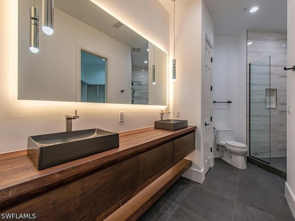 60 Seagate Drive Naples FL 34103
