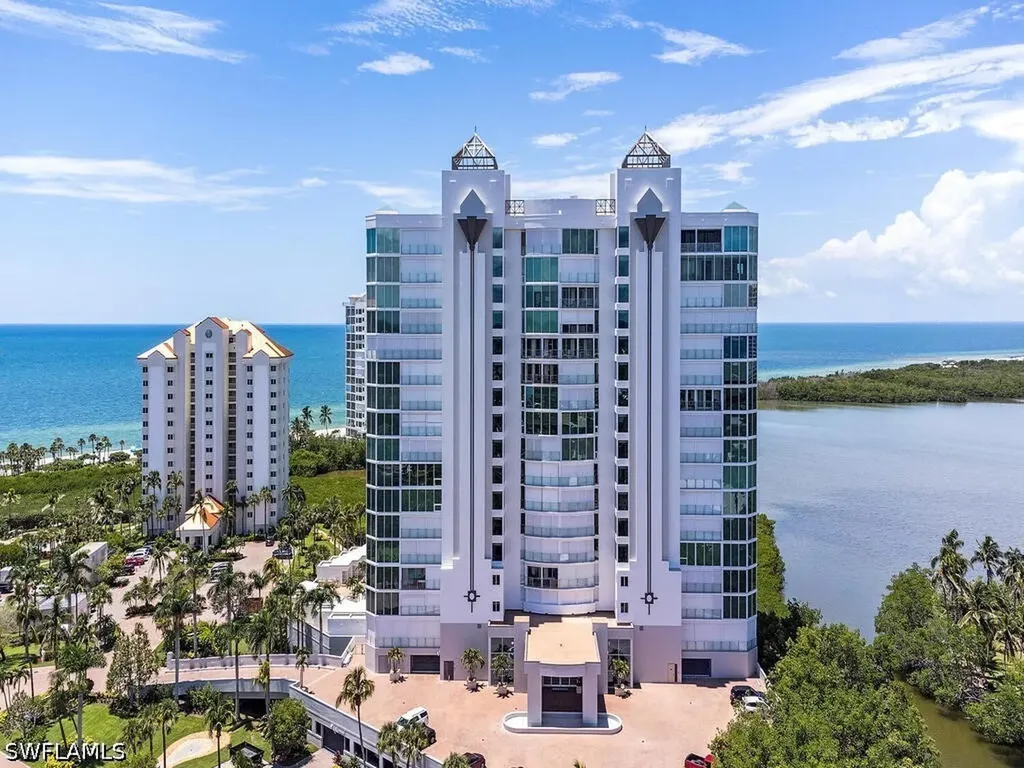 60 Seagate Drive Naples FL 34103