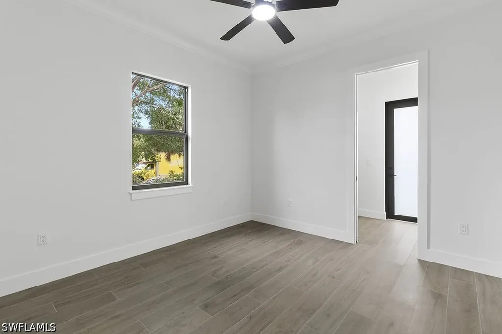 562 20th Street NE Naples FL 34117