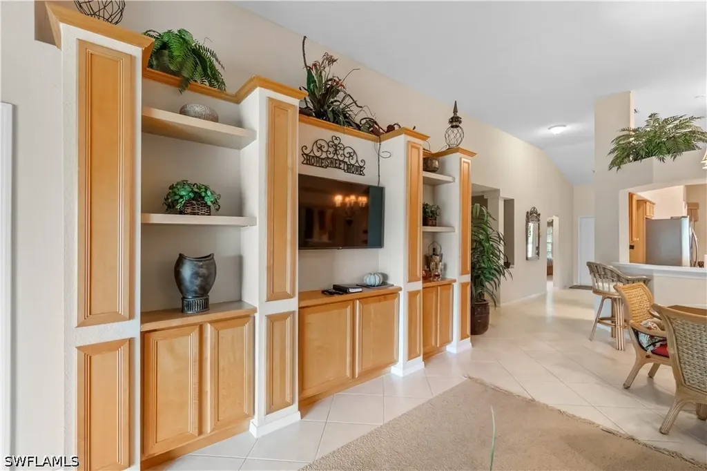 1980 Willow Bend Circle Naples FL 34109