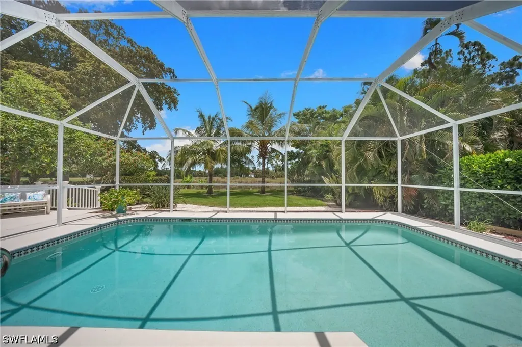 912 Belville Boulevard Naples FL 34104