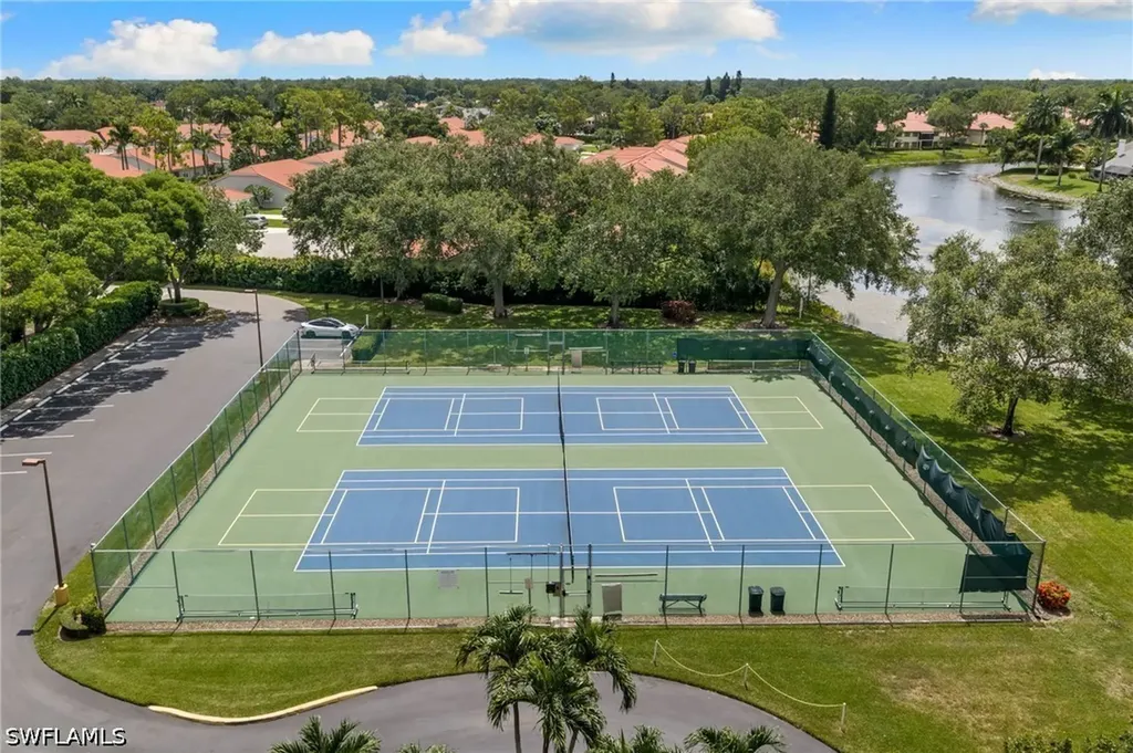 912 Belville Boulevard Naples FL 34104