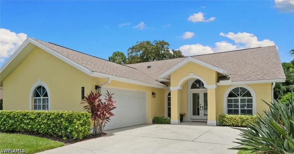 912 Belville Boulevard Naples FL 34104