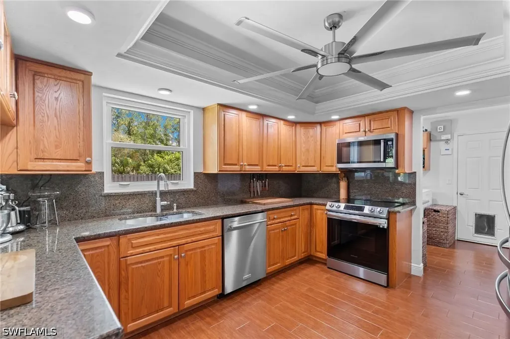 201 Perkins Drive Naples FL 34119