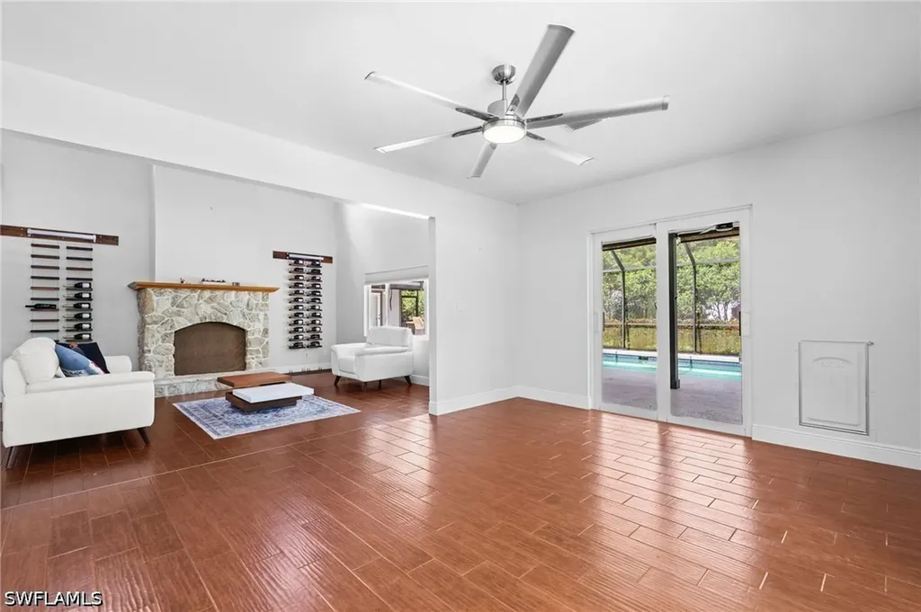 201 Perkins Drive Naples FL 34119