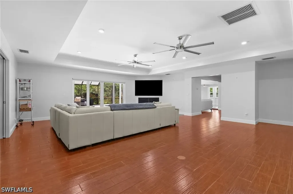 201 Perkins Drive Naples FL 34119