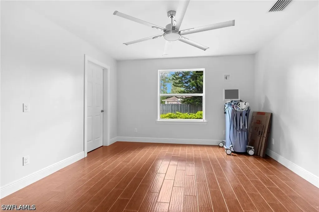 201 Perkins Drive Naples FL 34119