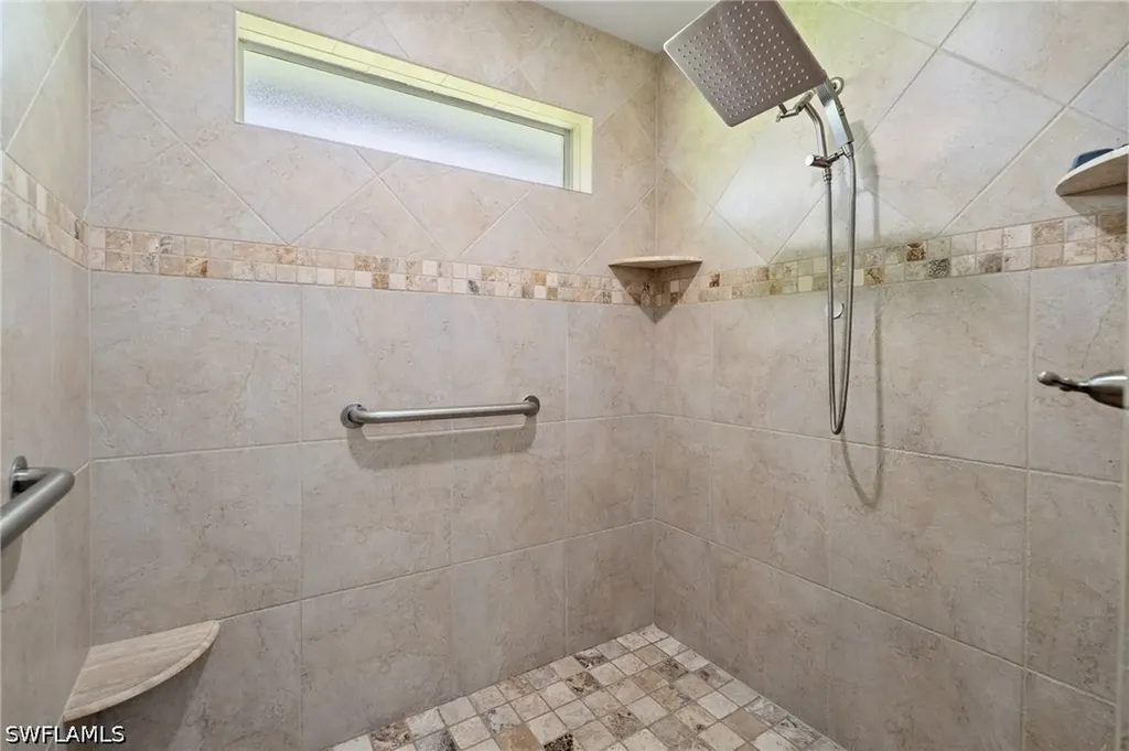 201 Perkins Drive Naples FL 34119